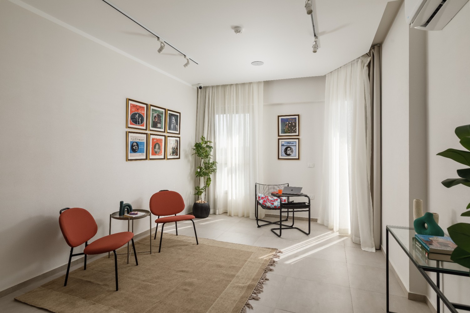 Guest lounge at Livingville 6/Ten