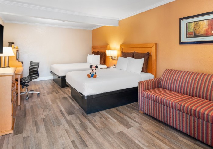 Anaheim Islander Inn and Suites — photo 24 of 33