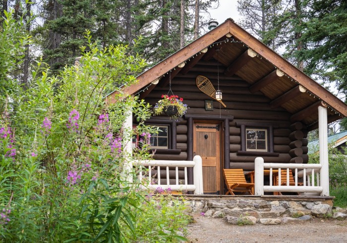 Trailhead Cabin exterior