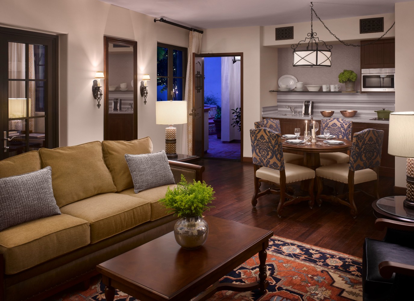 Plaza La Reina Hotel — photo 16 of 44